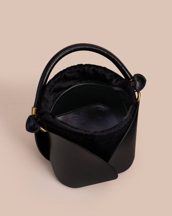 Bloom Noir
